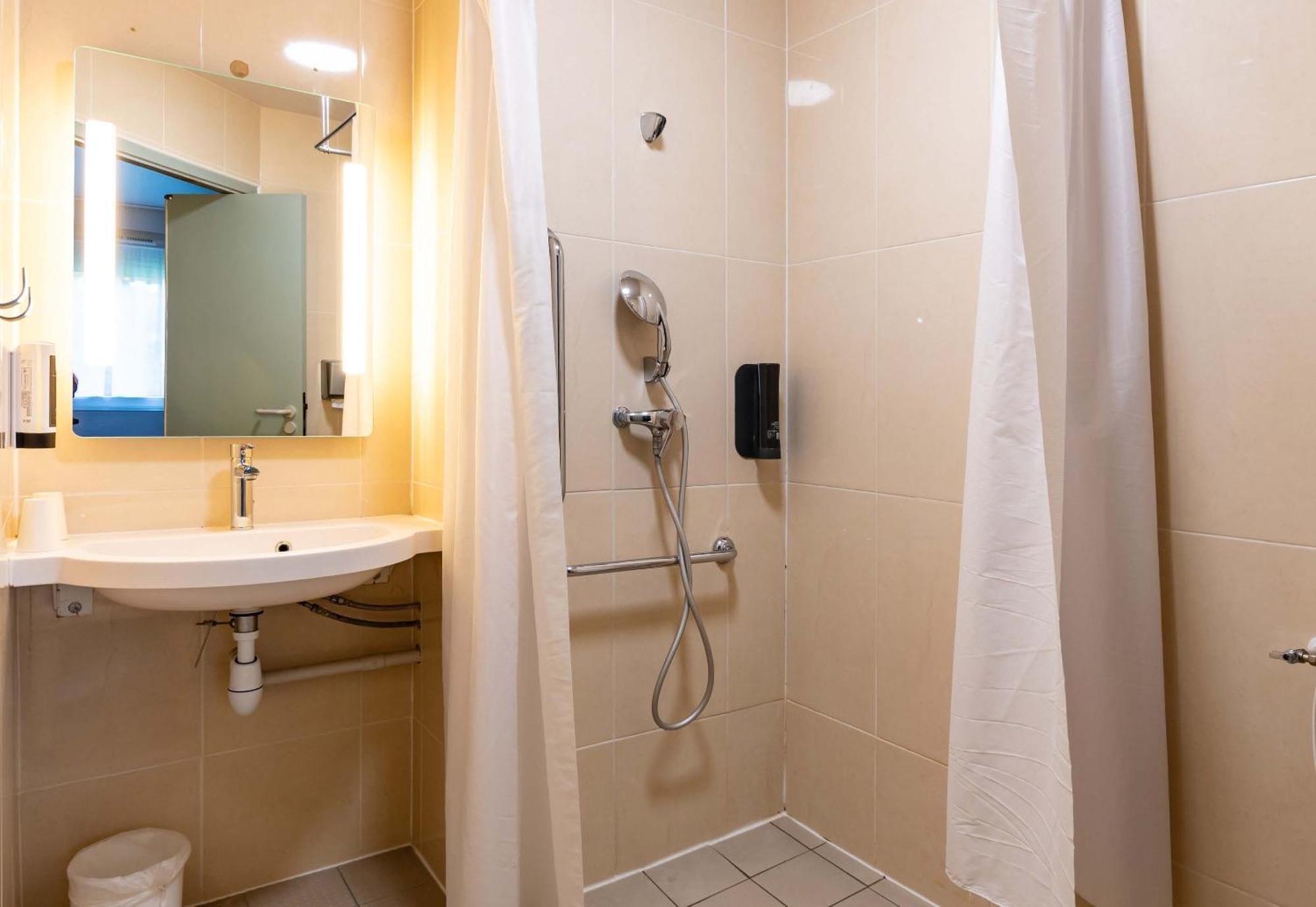 B&B Hotel Valence Sud Eksteriør billede